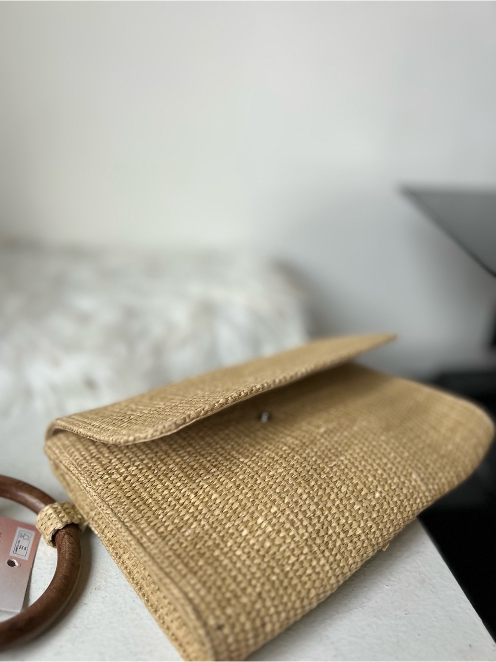 Woven Straw Wristlet Bag with Wooden Ring Handle - Natural new - Picture 5 of 6